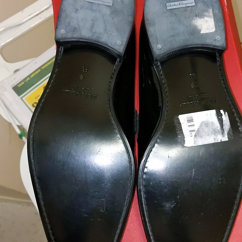 Black paten Ferragamo Men's mocassins - Picture 6 of 9